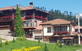 Къща за Гости Денис Копривщица